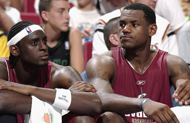 Read more about the article DARIUS MILES ON LEBRON JAMES: “I’D NEVER SEEN ANYBODY WHO HAD AN IMPACT LIKE HOW I HAD AN IMPACT UNTIL I SAW HIM”